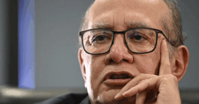 Gilmar Mendes liga Bolsonaro a plano de assassinato em discurso na Itália Gilmar Mendes liga Bolsonaro a plano de assassinato em discurso na Itália