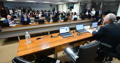 Banco Master: grupo de senadores se reúne com diretor da PF e presidente do STF