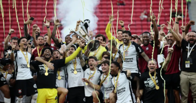 Corinthians vence Flamengo e é bicampeão da Supercopa Rei
