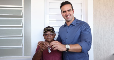 Governador Lucas Ribeiro entrega Cidade Madura de Catolé do Rocha e assina ordem de serviço do Centro Poliesportivo de São Bento