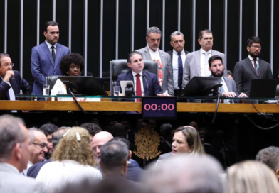 Câmara aprova em dois turnos fim da escala 6×1 com jornada máxima de 40 horas semanais