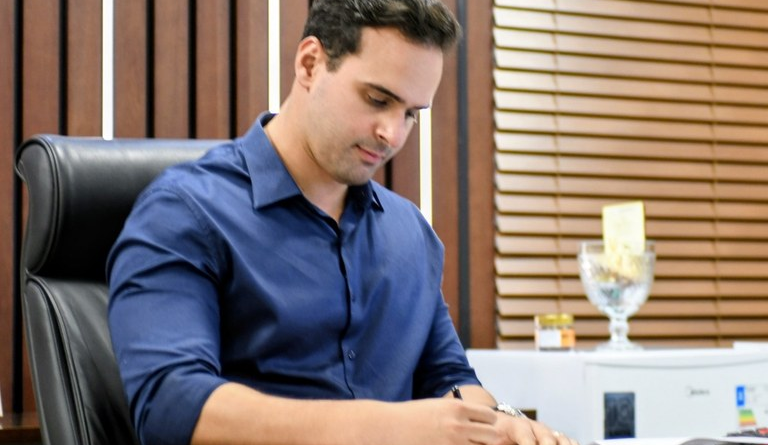 Governador Lucas Ribeiro anuncia convocação de 1.829 concursados para a educação, saúde e segurança pública